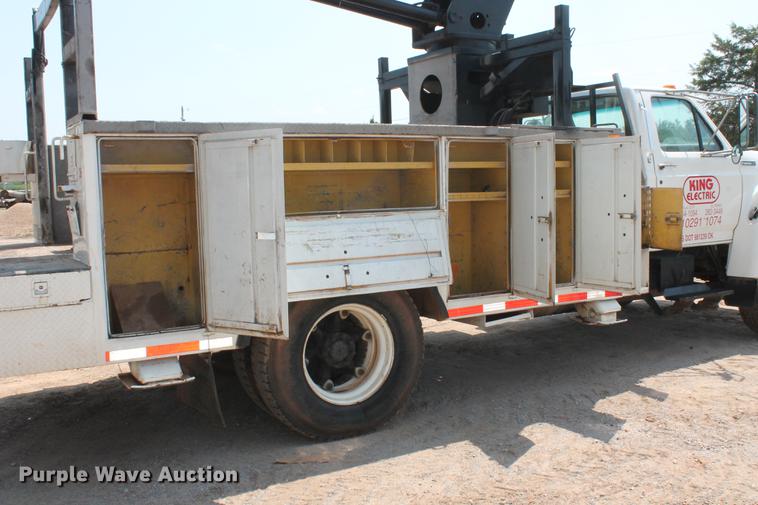 image for item DZ9997 1996 Ford F800 digger derrick truck