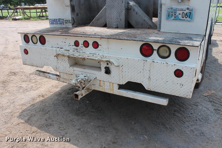 image for item DZ9997 1996 Ford F800 digger derrick truck