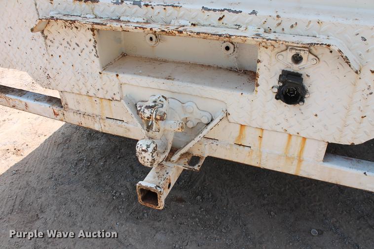 image for item DZ9997 1996 Ford F800 digger derrick truck