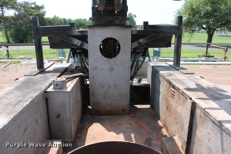 image for item DZ9997 1996 Ford F800 digger derrick truck