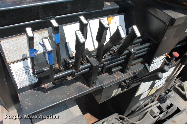 image for item DZ9997 1996 Ford F800 digger derrick truck