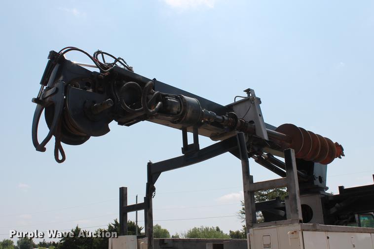 image for item DZ9997 1996 Ford F800 digger derrick truck