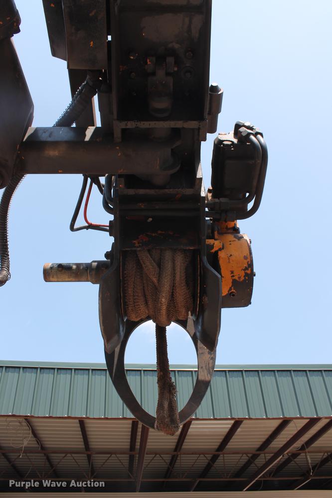 image for item DZ9997 1996 Ford F800 digger derrick truck