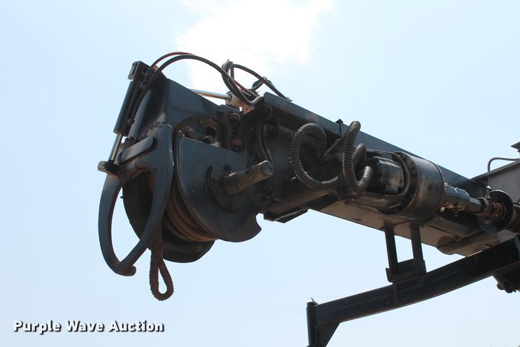 image for item DZ9997 1996 Ford F800 digger derrick truck