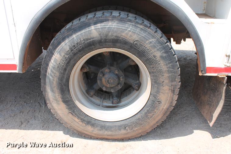 image for item DZ9997 1996 Ford F800 digger derrick truck