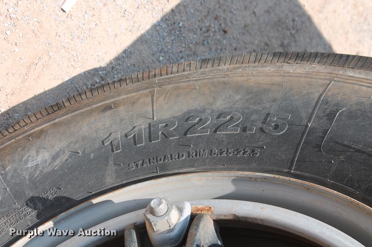 image for item DZ9997 1996 Ford F800 digger derrick truck