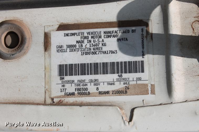 image for item DZ9997 1996 Ford F800 digger derrick truck