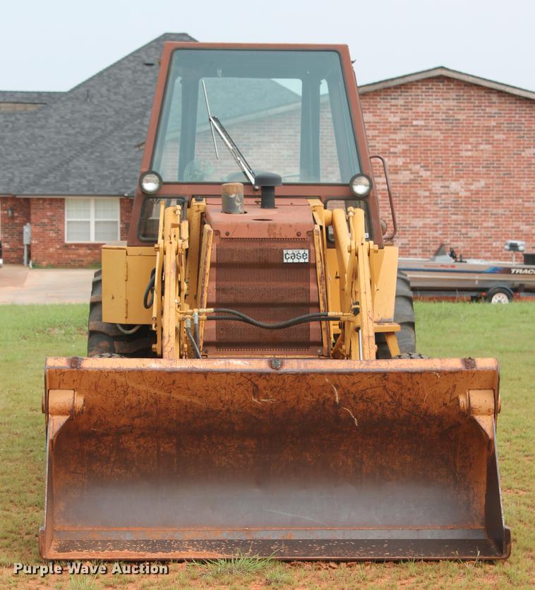 image for item DZ9999 1994 Case 480F loader tractor