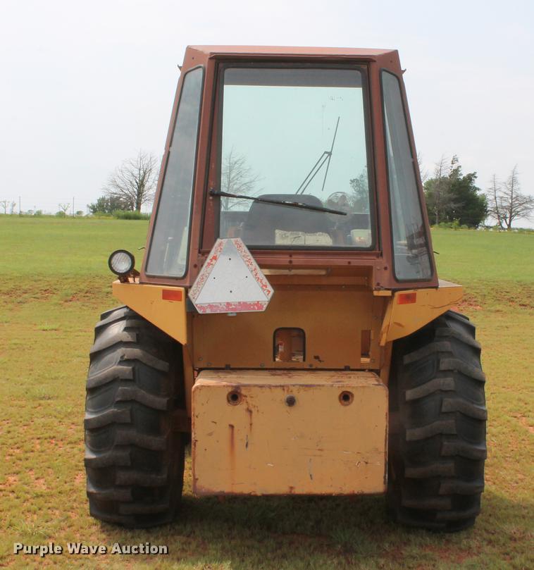 image for item DZ9999 1994 Case 480F loader tractor