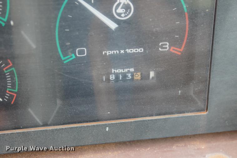 image for item DZ9999 1994 Case 480F loader tractor