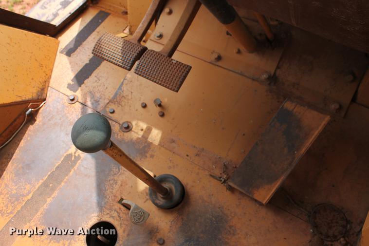 image for item DZ9999 1994 Case 480F loader tractor