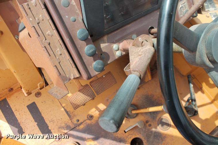 image for item DZ9999 1994 Case 480F loader tractor