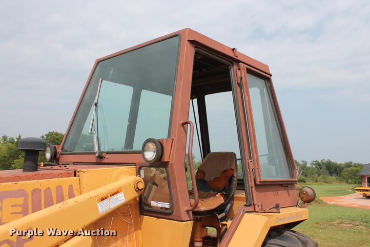 image for item DZ9999 1994 Case 480F loader tractor
