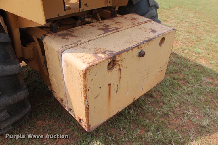 image for item DZ9999 1994 Case 480F loader tractor