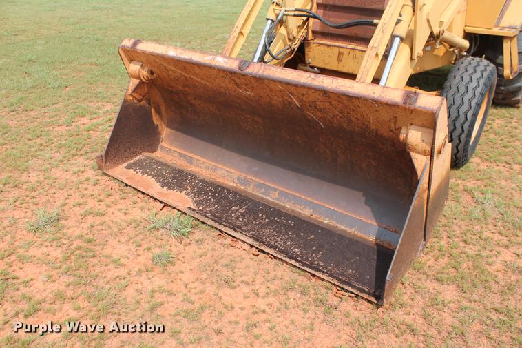 image for item DZ9999 1994 Case 480F loader tractor