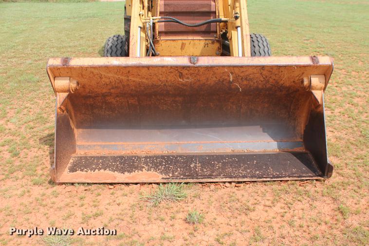 image for item DZ9999 1994 Case 480F loader tractor