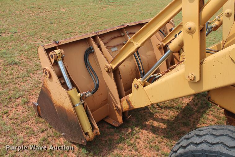 image for item DZ9999 1994 Case 480F loader tractor