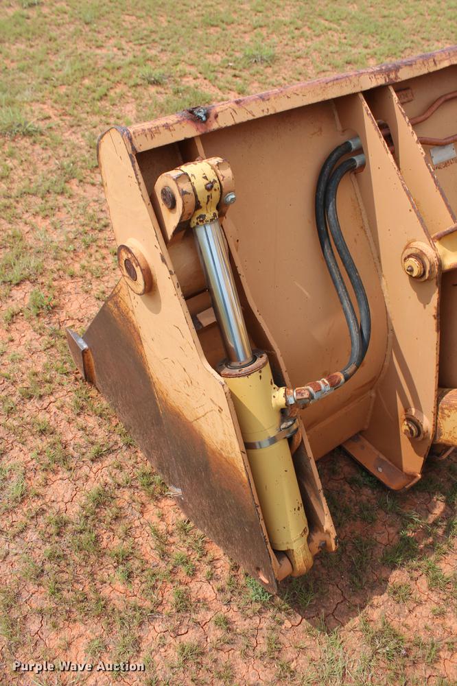 image for item DZ9999 1994 Case 480F loader tractor