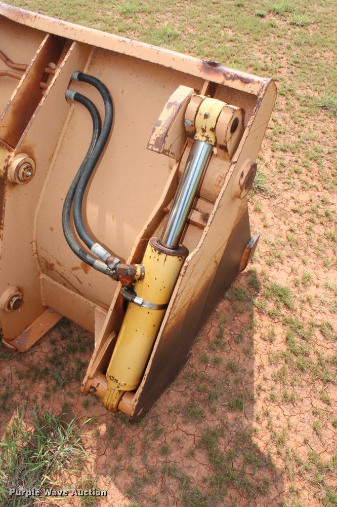 image for item DZ9999 1994 Case 480F loader tractor