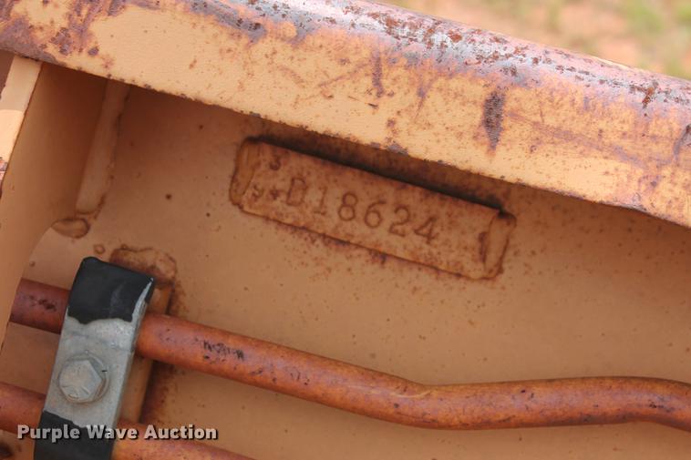 image for item DZ9999 1994 Case 480F loader tractor