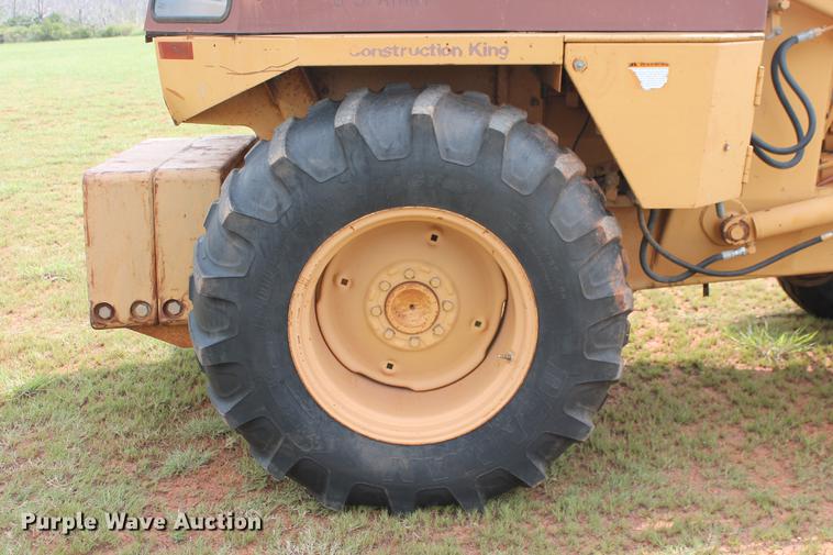 image for item DZ9999 1994 Case 480F loader tractor