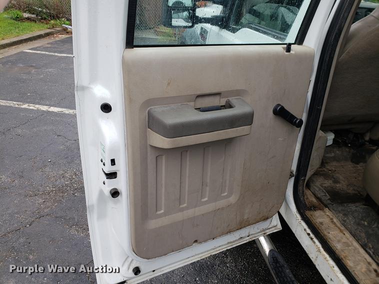 image for item EF9819 2008 Ford F450 Super Duty flatbed truck