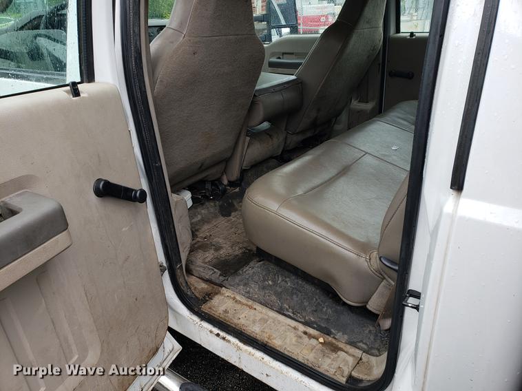 image for item EF9819 2008 Ford F450 Super Duty flatbed truck