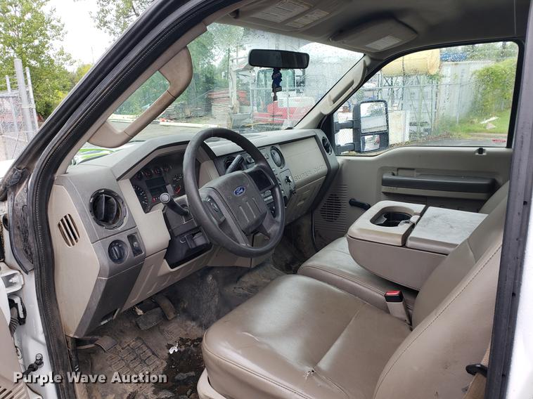 image for item EF9819 2008 Ford F450 Super Duty flatbed truck