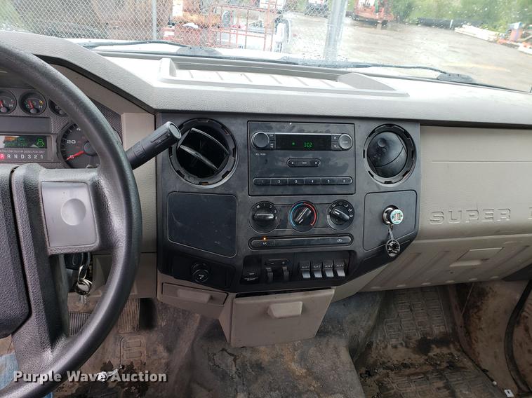 image for item EF9819 2008 Ford F450 Super Duty flatbed truck