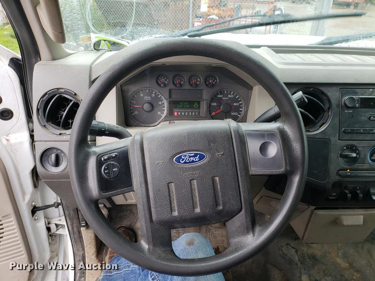 image for item EF9819 2008 Ford F450 Super Duty flatbed truck