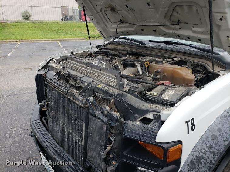 image for item EF9819 2008 Ford F450 Super Duty flatbed truck