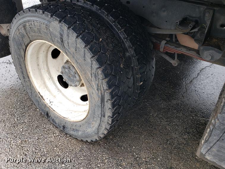 image for item EF9819 2008 Ford F450 Super Duty flatbed truck