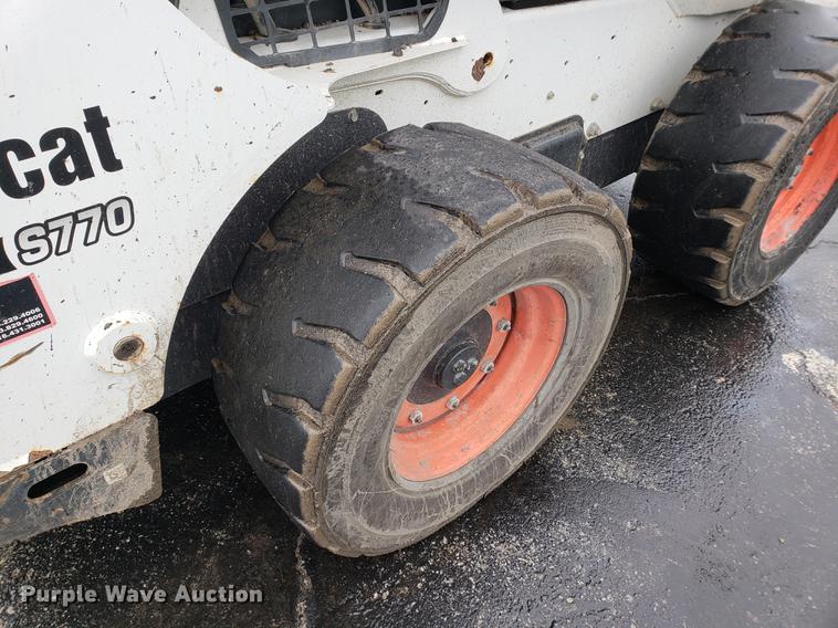 image for item EF9821 2012 Bobcat S770 skid steer