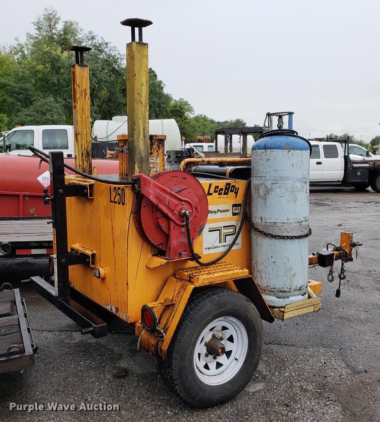 image for item EF9822 Lee Boy L250 tack wagon