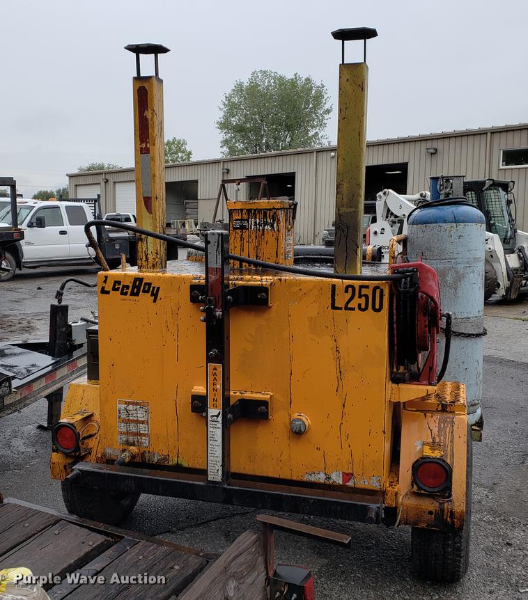 image for item EF9822 Lee Boy L250 tack wagon