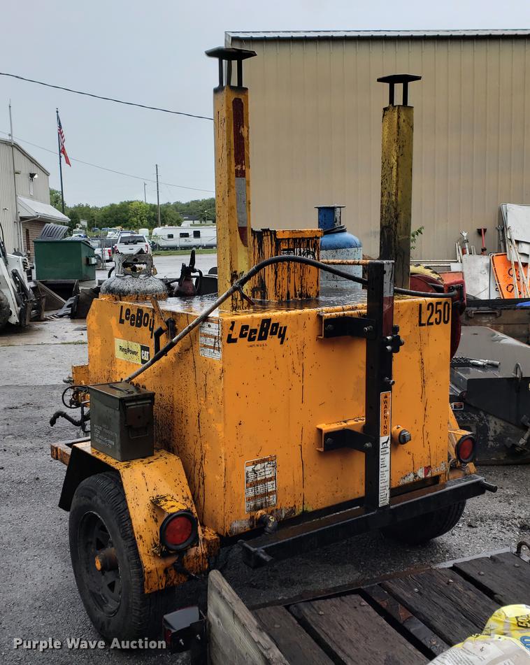 image for item EF9822 Lee Boy L250 tack wagon