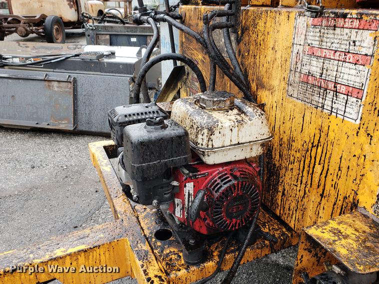 image for item EF9822 Lee Boy L250 tack wagon