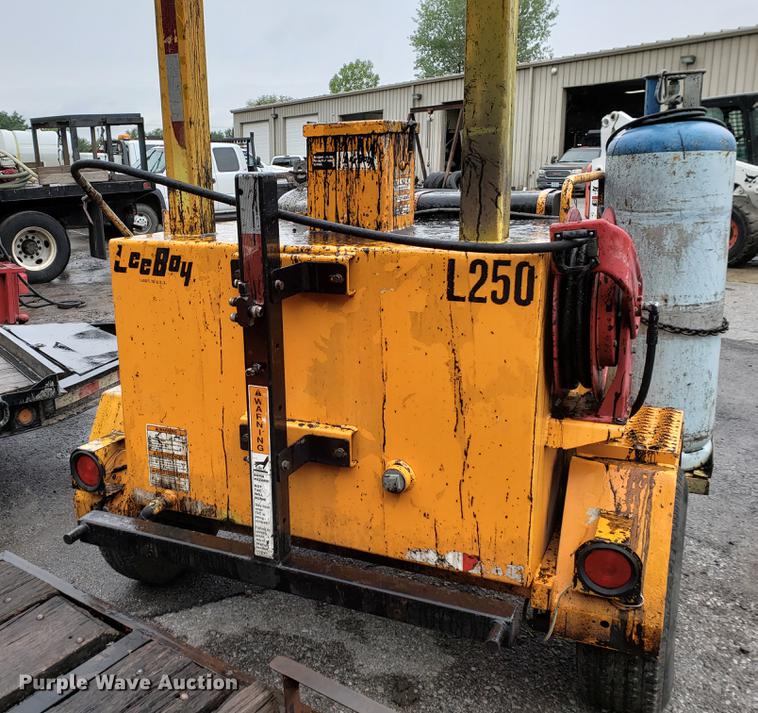 image for item EF9822 Lee Boy L250 tack wagon