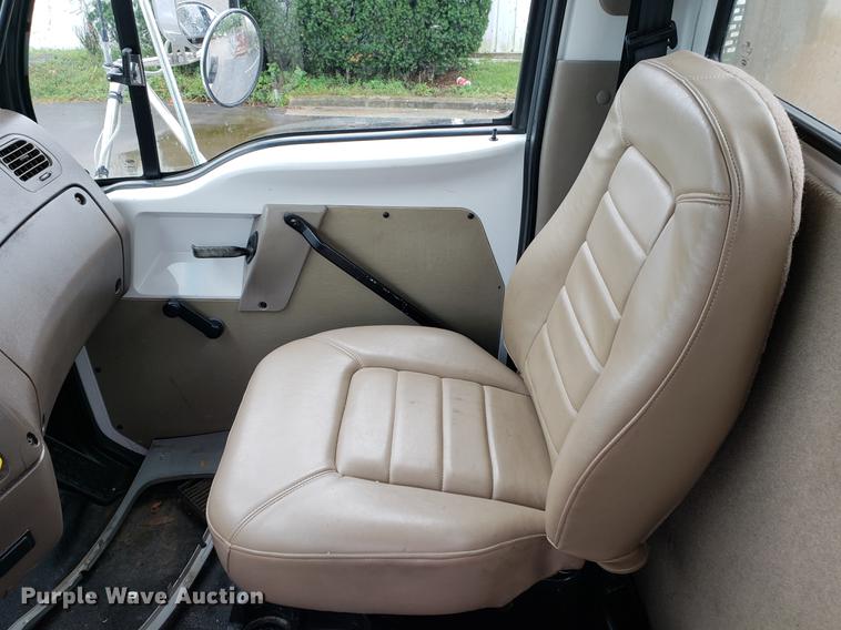 image for item EF9826 2006 Sterling AT9500 semi truck