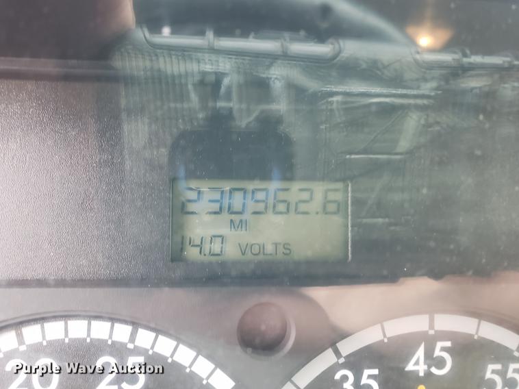 image for item EF9826 2006 Sterling AT9500 semi truck