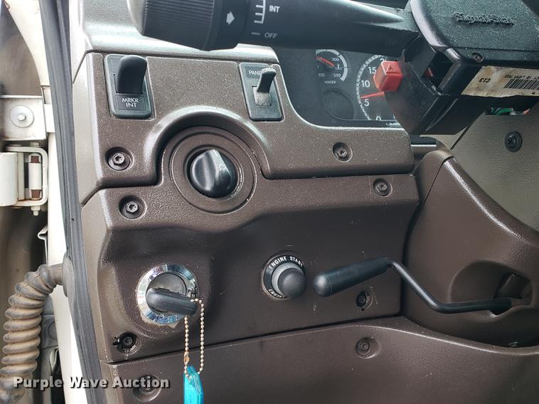 image for item EF9826 2006 Sterling AT9500 semi truck