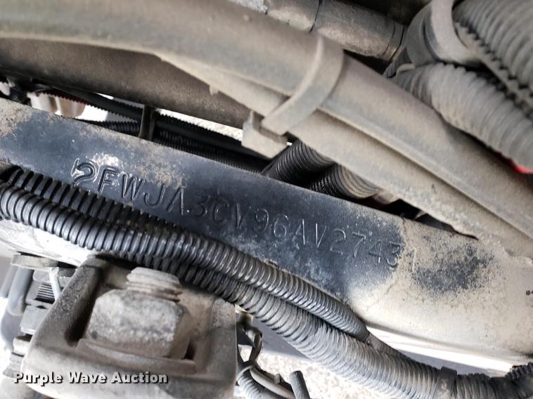 image for item EF9826 2006 Sterling AT9500 semi truck