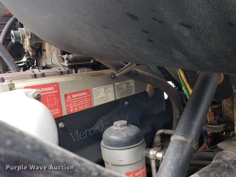 image for item EF9826 2006 Sterling AT9500 semi truck