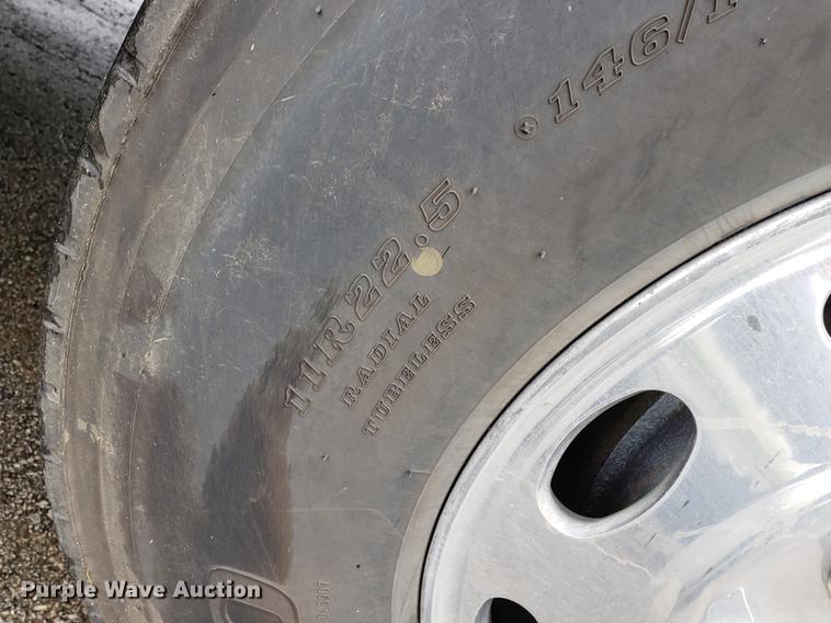 image for item EF9826 2006 Sterling AT9500 semi truck