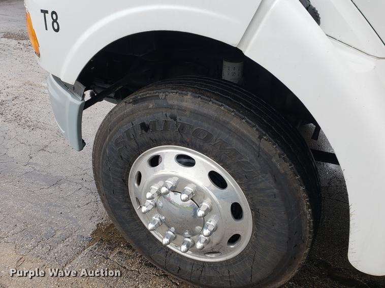 image for item EF9826 2006 Sterling AT9500 semi truck