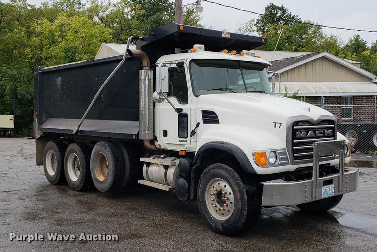 image for item EF9827 2007 Mack CV713 dump truck
