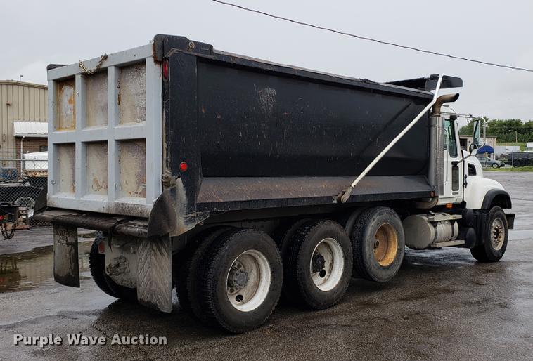image for item EF9827 2007 Mack CV713 dump truck
