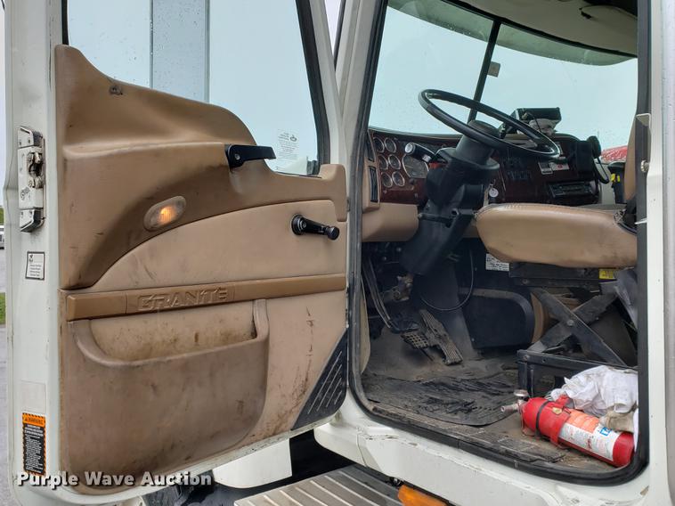 image for item EF9827 2007 Mack CV713 dump truck