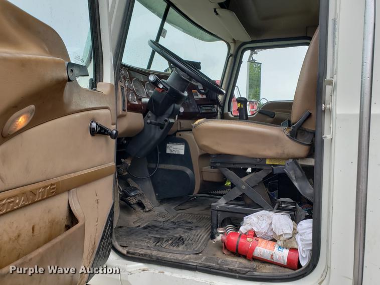 image for item EF9827 2007 Mack CV713 dump truck