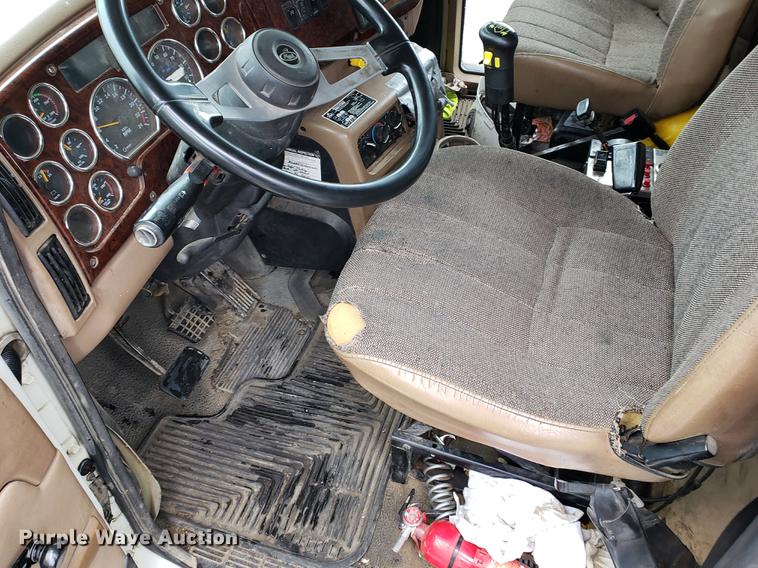 image for item EF9827 2007 Mack CV713 dump truck